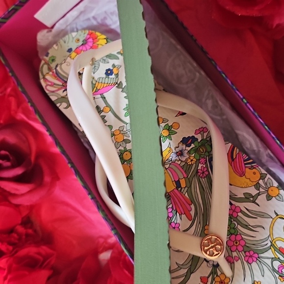 Tory Burch NEW Ivory Promised Land 104 Floral Design Thin Flip Flop Size 9 - Picture 13 of 13